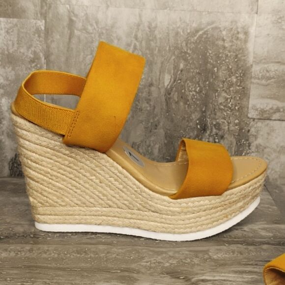 New Report Sunflower Wedge Platform Sandals Women's size 7 🌻 - Picture 3 of 7